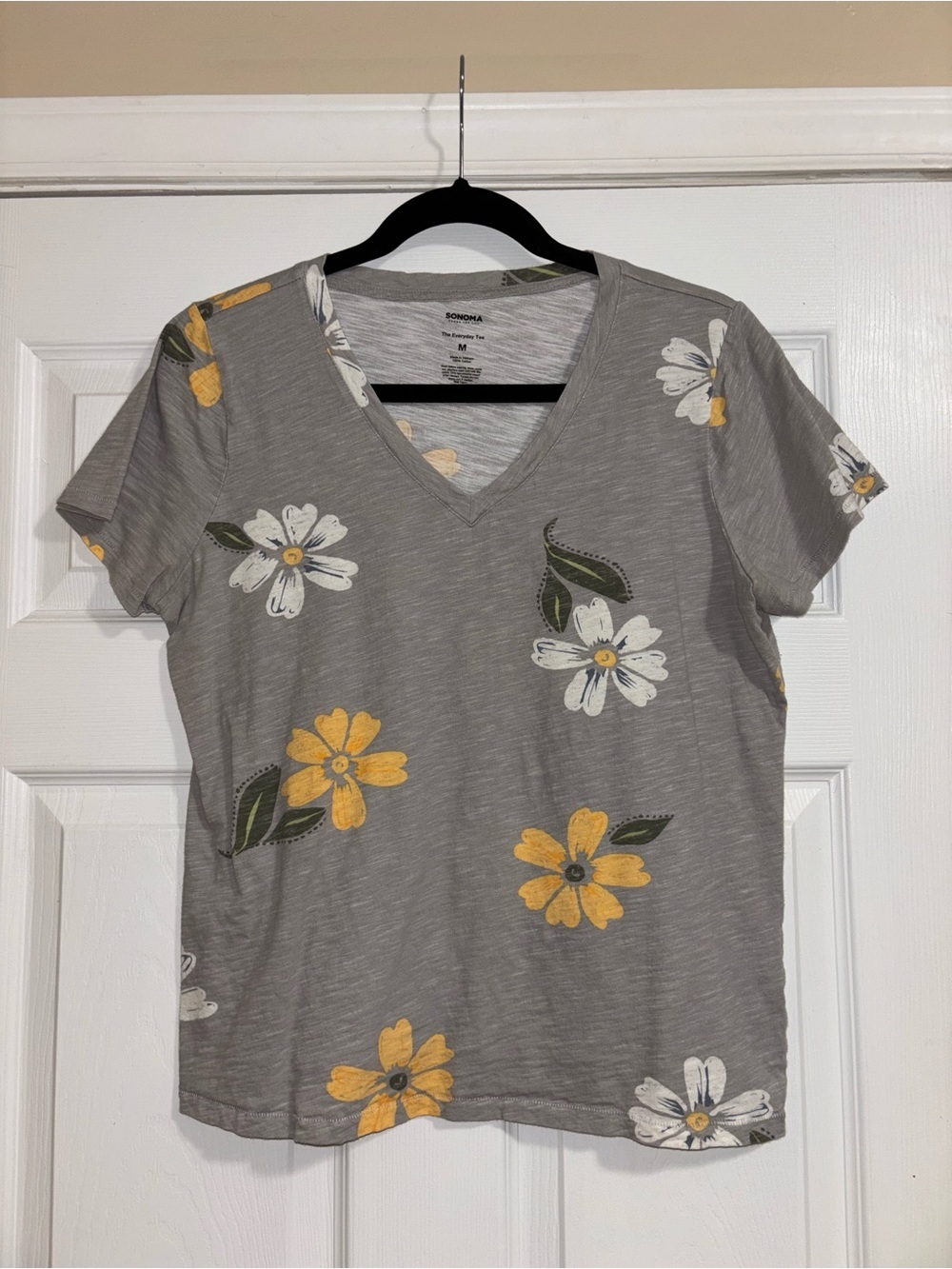 Sonoma Floral Tee Size Medium